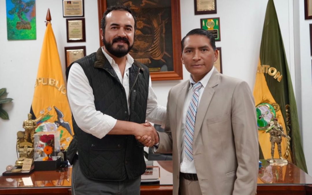 CAYAMBE FORTALECE ALIANZAS ESTRATÉGICAS PARA EL DESARROLLO CANTONAL